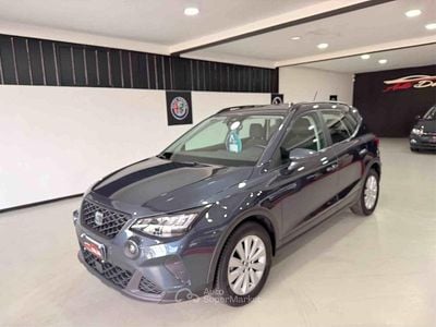 Usata Seat Arona Style 110 CV (80 kW) 2024 Grigio SUV