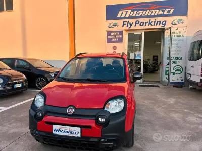 Begagnad Fiat Panda Lounge 95 HK (69 kW) 2018 Röd Halvkombi