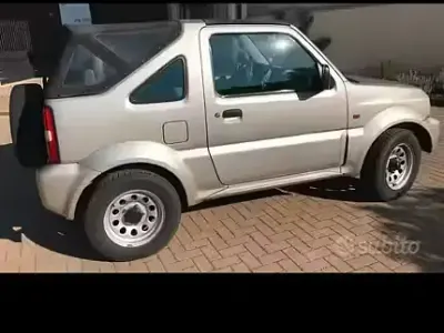 Usata Suzuki Jimny 80 CV (58 kW) 2004 Grigio SUV