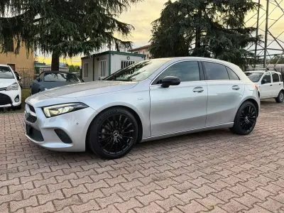 Usata Mercedes A180 AMG Edition 1 116 CV (85 kW) 2019 Argento Berlina