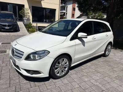 Gebraucht Mercedes B180 Executive 109 PS (80 kW) 2013 Weiß Van / Kleinbus