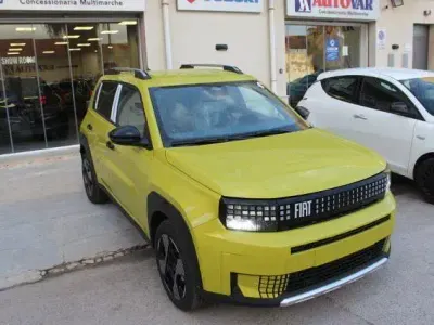 Nuova Fiat Grande Panda La Prima 100 CV (73 kW) 2026 Giallo Utilitaria