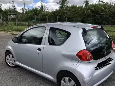 Usata Toyota Aygo 68 CV (50 kW) 2007 Grigio Utilitaria