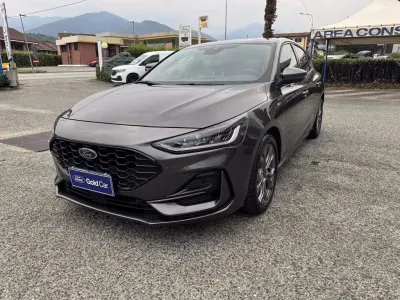 Begagnad Ford Focus ST-Line X 125 HK (91 kW) 2022 Grå Sedan