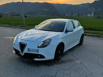 Usata Alfa Romeo Giulietta 170 CV (125 kW) 2010 Bianco Utilitaria