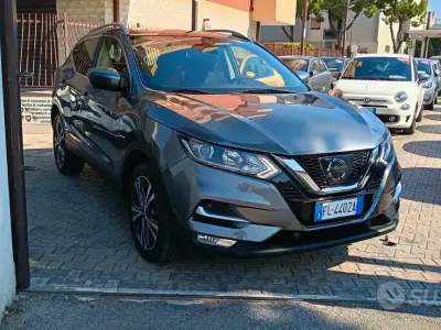 Usata Nissan Qashqai N-Connecta 116 CV (85 kW) 2017 Grigio SUV