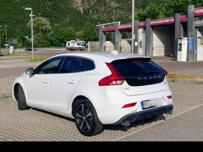 Usata Volvo V40 CC Business Edition 120 CV (88 kW) 2017 Station wagon