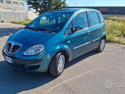 Usata Lancia Musa 75 CV (55 kW) 2004 Grigio Monovolume