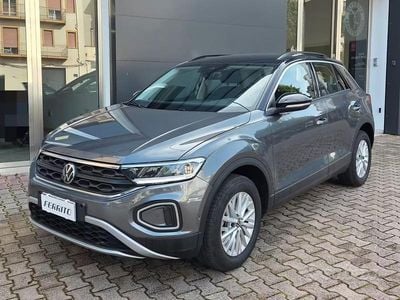 Usata VW T-Roc Life 116 CV (85 kW) 2025 Grigio SUV