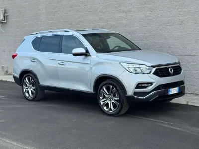 Usata SsangYong Rexton 181 CV (133 kW) 2018 Argento metallizzato SUV