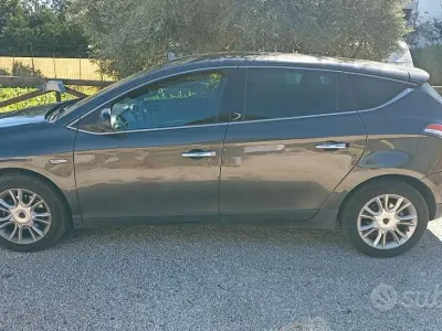 Usata Lancia Delta 120 CV (88 kW) 2011 Grigio Utilitaria