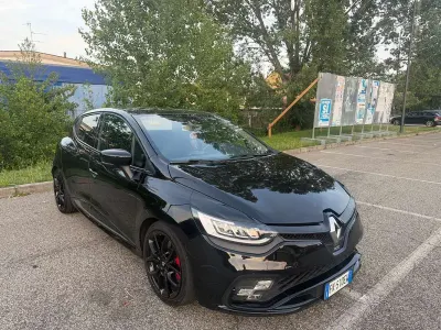 Usata Renault Clio IV R.S. 200 CV (147 kW) 2017 Nero Berlina