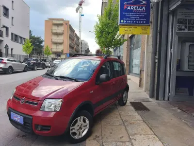 Usata Fiat Panda 4x4 Climbing 75 CV (55 kW) 2012 Rosso Utilitaria
