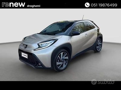 Usata Toyota Aygo X Lounge 72 CV (52 kW) 2024 Beige SUV