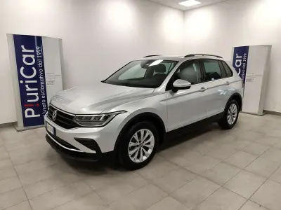 Usata VW Tiguan 150 CV (110 kW) 2023 Argento SUV