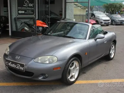 Usata Mazda MX5 110 CV (80 kW) 2006 Grigio Cabrio