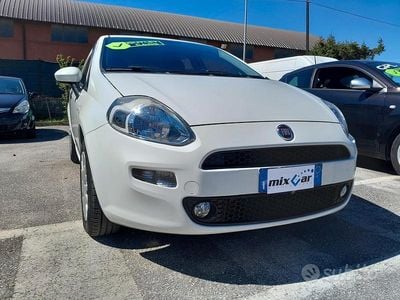 Usata Fiat Punto Street 69 CV (50 kW) 2016 Bianco Utilitaria