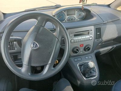 Usata Lancia Musa 2011 Grigio Monovolume