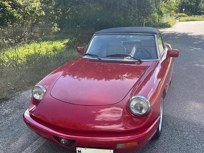Usata Alfa Romeo Spider 106 CV (77 kW) 1991 Rosso Cabrio