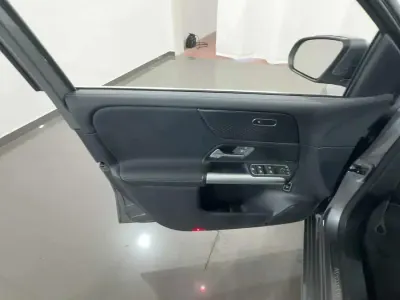 Käytetty Mercedes B180