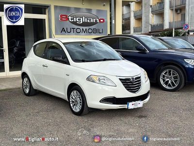 Usata Lancia Ypsilon 69 CV (50 kW) 2014 Bianco Utilitaria