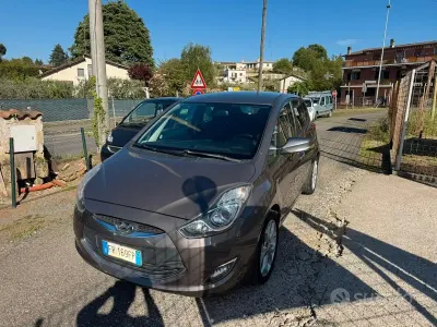 Usata Hyundai ix20 Comfort 90 CV (66 kW) 2013 Marrone Utilitaria