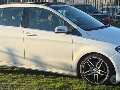 Usata Mercedes B200 Premium 136 CV (100 kW) 2018 Bianco Monovolume