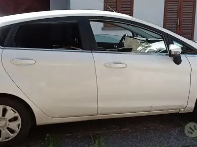 Usata Ford Fiesta 75 CV (55 kW) 2016 Bianco Utilitaria