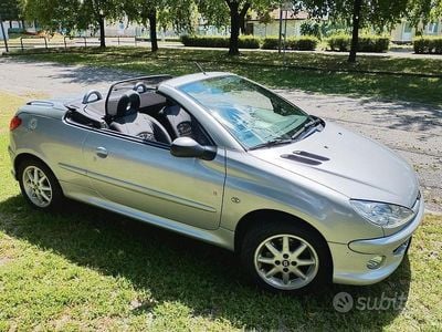 Grigio Usata 2007 Peugeot 206 CC Quiksilver Cabrio | 2400 € (Buon prezzo)