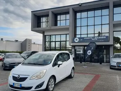 Usata Opel Meriva 120 CV (88 kW) 2012 Bianco Monovolume