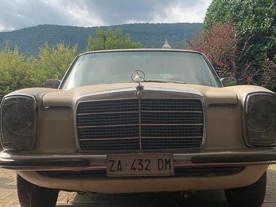 Usata Mercedes 240 80 CV (58 kW) 1970 Bianco Berlina