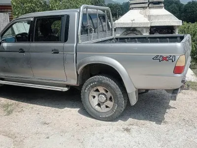 Usata Mitsubishi L200