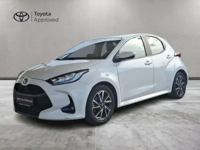 Usata Toyota Yaris Hybrid Trend 92 CV (67 kW) 2023 Bianco Berlina
