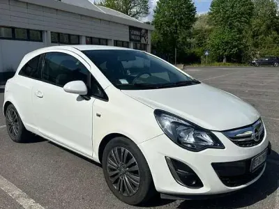 Usata Opel Corsa Edition 86 CV (63 kW) 2014 Bianco Utilitaria