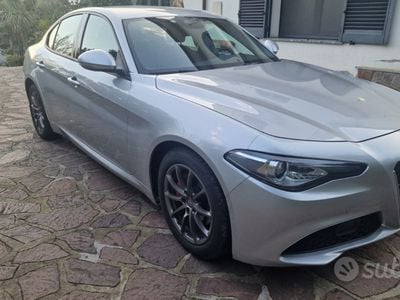 Usata Alfa Romeo Giulia 150 CV (110 kW) 2019 Grigio Berlina