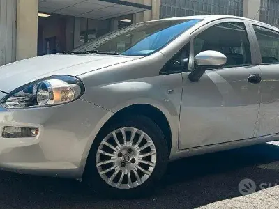 Usata Fiat Punto Street 69 CV (50 kW) 2015 Argento Utilitaria