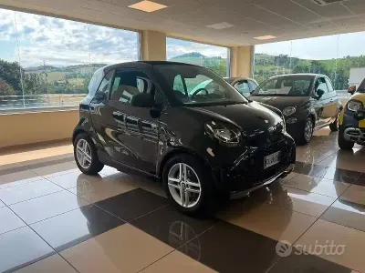 Usata Smart ForTwo Coupé Pure 60 kW (82 CV) 2022 Nero Utilitaria