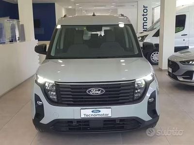 Usata Ford Tourneo Courier Active 126 CV (92 kW) 2024 Cactus gray Monovolume