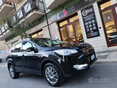 Usata Ford Kuga 163 CV (119 kW) 2014 Nero SUV