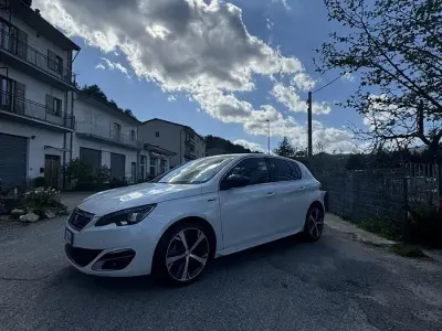 Usata Peugeot 308 GT-line 120 CV (88 kW) 2017 Bianco Utilitaria