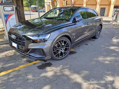 Usata 2022 Audi Q8 Sport SUV | 63.000 € (Buon prezzo)