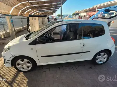 Usata Renault Twingo Dynamique 54 CV (39 kW) 2010 Bianco Utilitaria