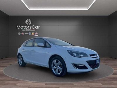 Usata Opel Astra Cosmo 110 CV (80 kW) 2013 Bianco Berlina