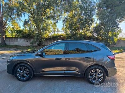 Usata Ford Kuga ST-Line 120 CV (88 kW) 2023 Grigio SUV