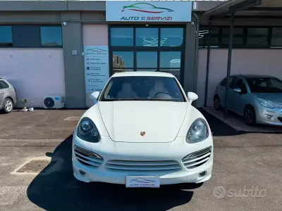 Usata Porsche Cayenne 245 CV (180 kW) 2012 Bianco SUV