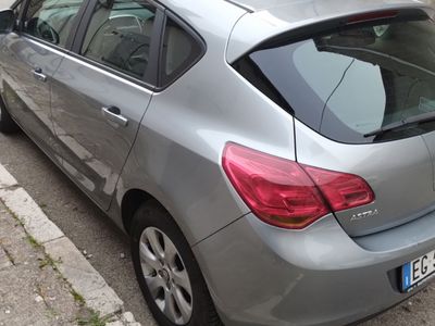 usata Opel Astra 1.7 CDTI - anno 2011