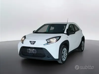 Second-hand Toyota Aygo X Active 72 CP (52 kW) 2025 Alb SUV