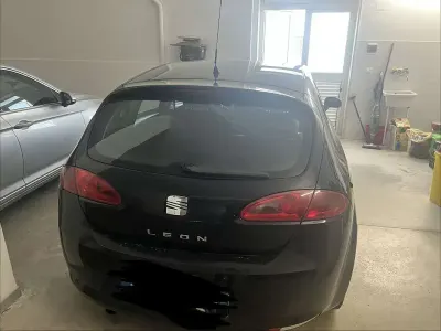 Usata Seat Leon 90 CV (66 kW) 2007 Nero Utilitaria