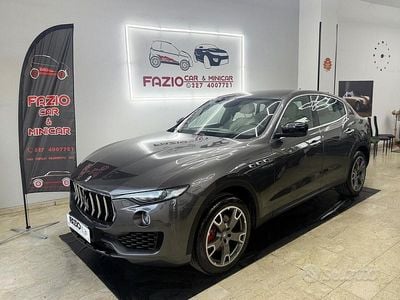 Usata Maserati Levante 275 CV (202 kW) 2017 Grigio SUV