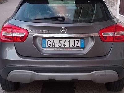 Usata Mercedes GLA180 Executive 109 CV (80 kW) 2017 Grigio SUV